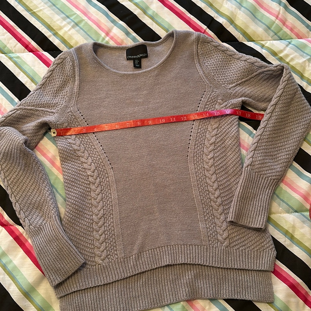 Beautifully Textured Light Grey Wool blend Sweater